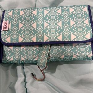 London Fog Geometric Teal Cosmetic Case